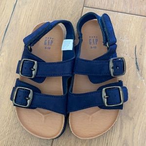 Gap sandals